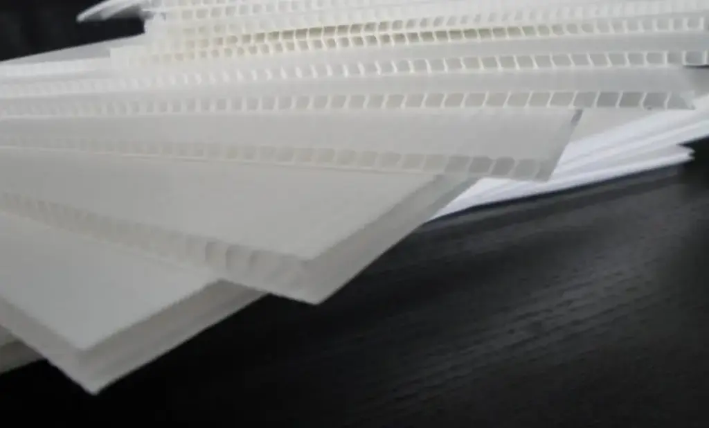 UPP Corrugated sheet 5mm White