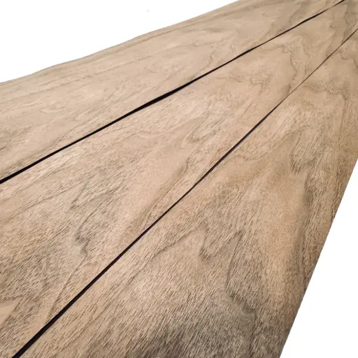 Walnut Veneer, Crown Cut, 24 × 335 cm, 0.6 mm / Шпон ореха, тангенциальный распил, 24 × 335 см, 0,6 мм