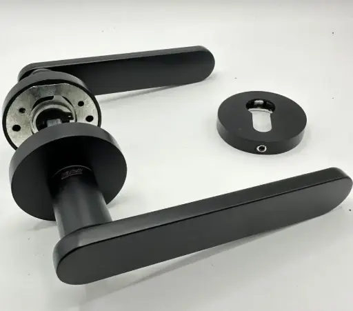 [R01-AA721] YARCK Heavy-Duty Lever Handle with Escutcheon and Screws, Black